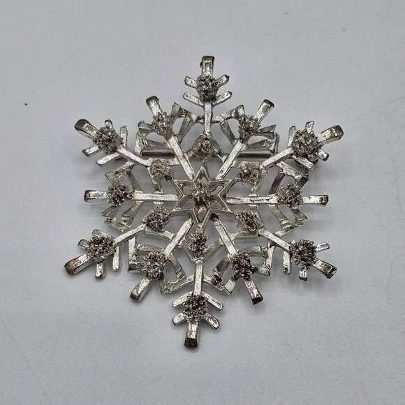 Vintage Silver Tone Open Work Textured Intricate Snowflake Brooch Pin Holiday - Picture 6 of 8